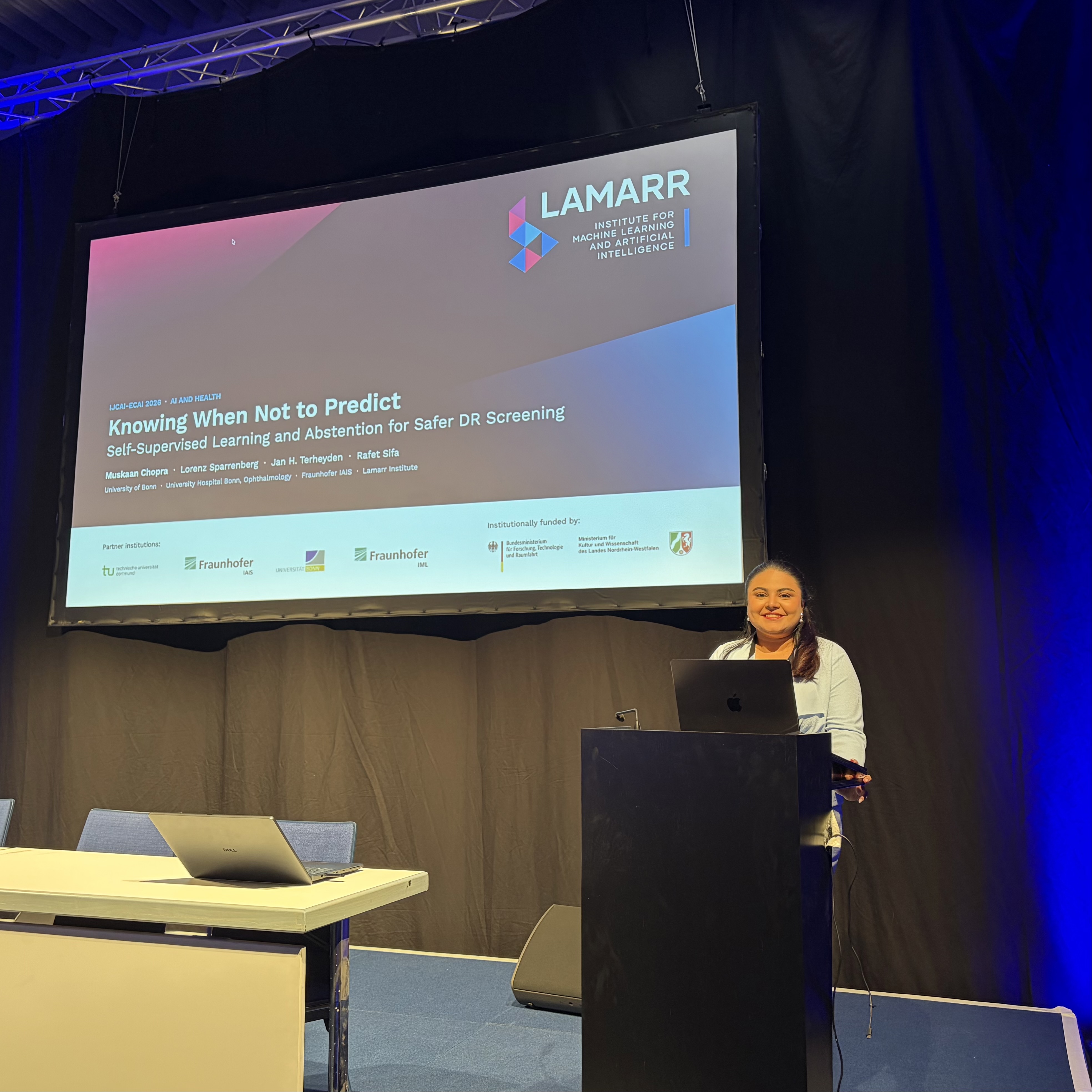 Muskaan Chopra presenting at IJCAI-ECAI 2026